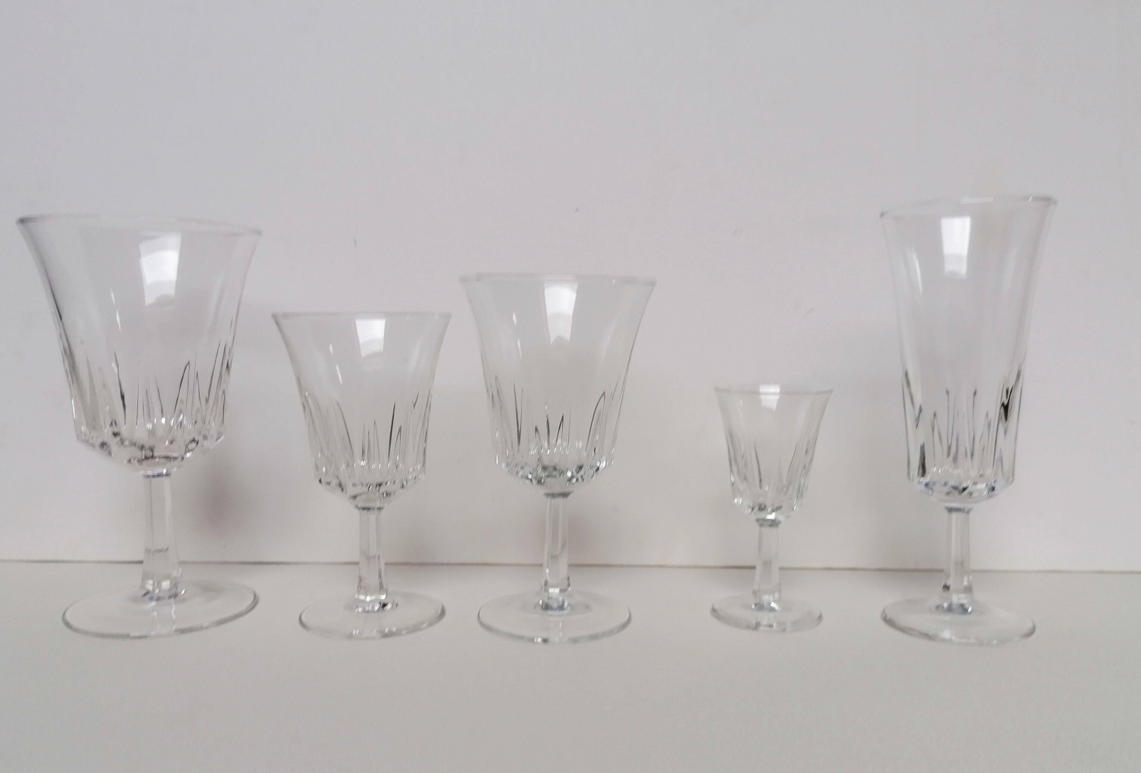 20-piece vintage 70s stemmed glass set