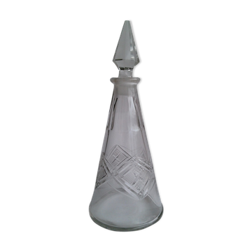 Carafe conique gravée