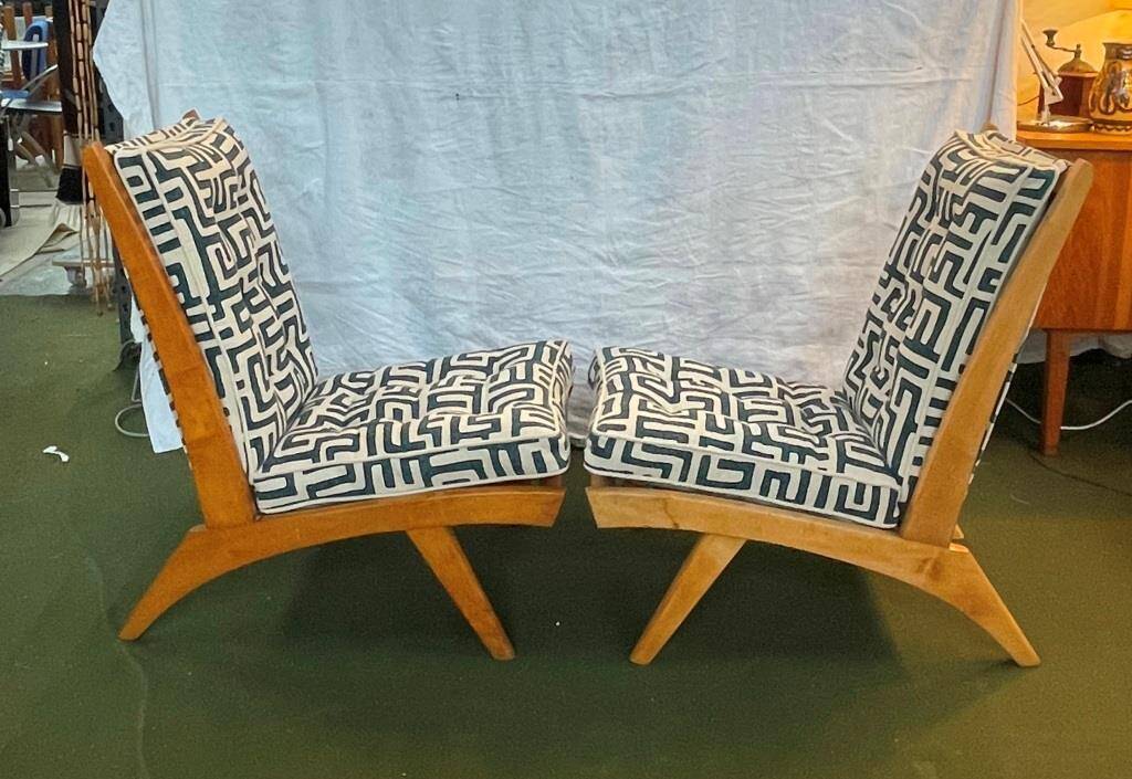 Fauteuils français années 50 bois et tissus