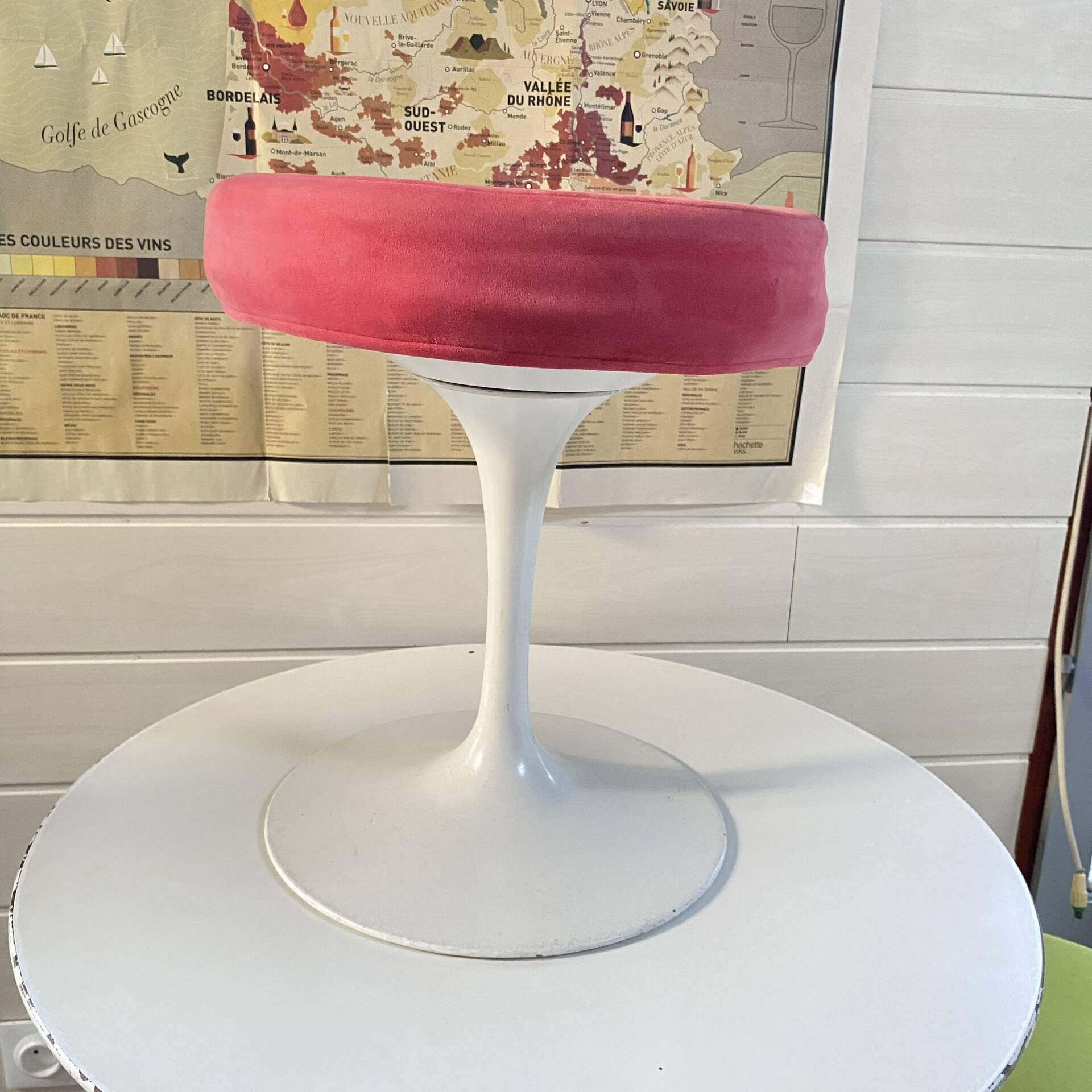 Knoll stool