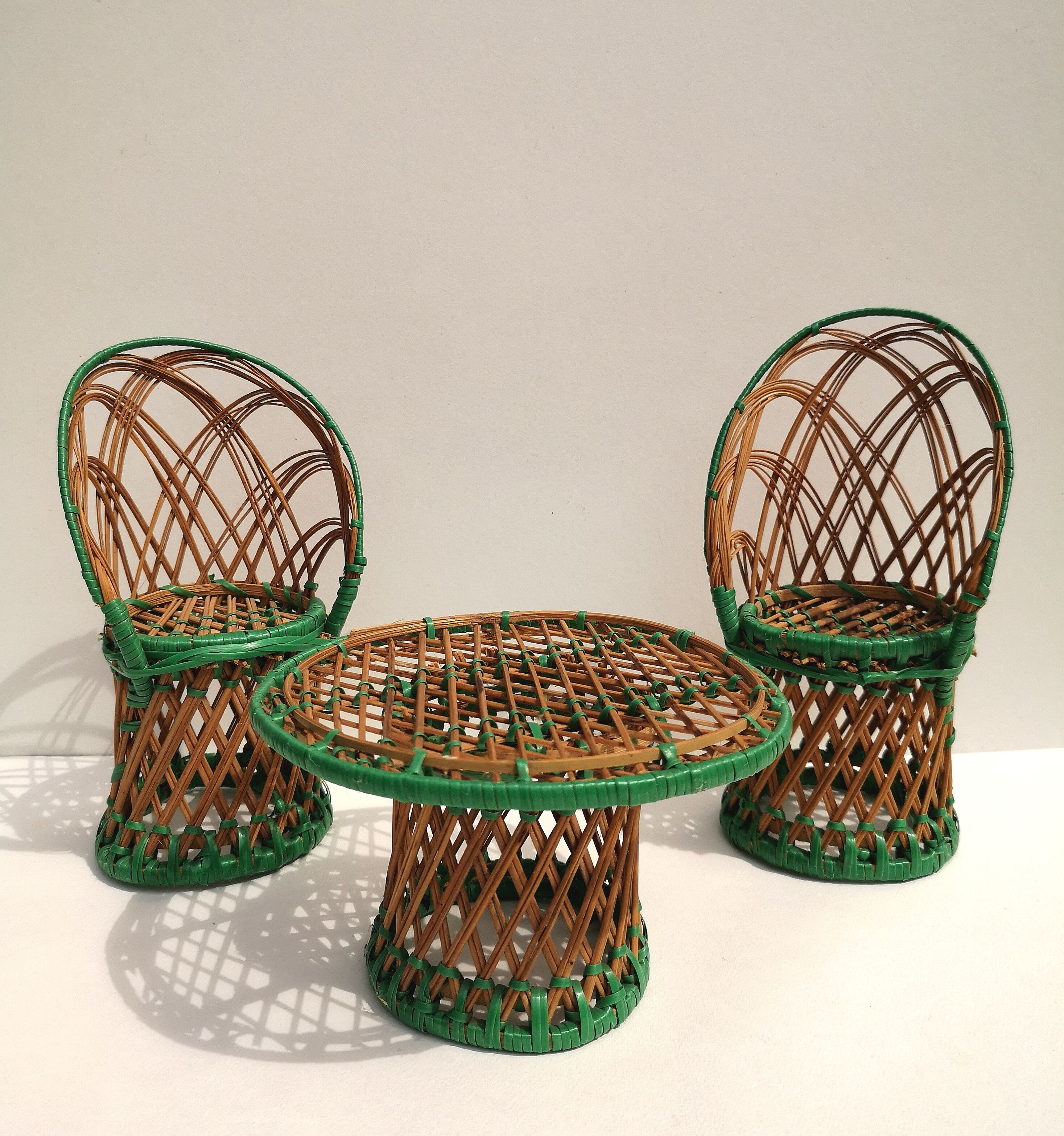 Vintage rattan lounge toy