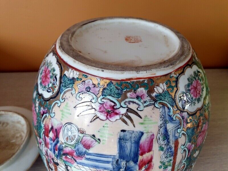 Canton porcelain pot
