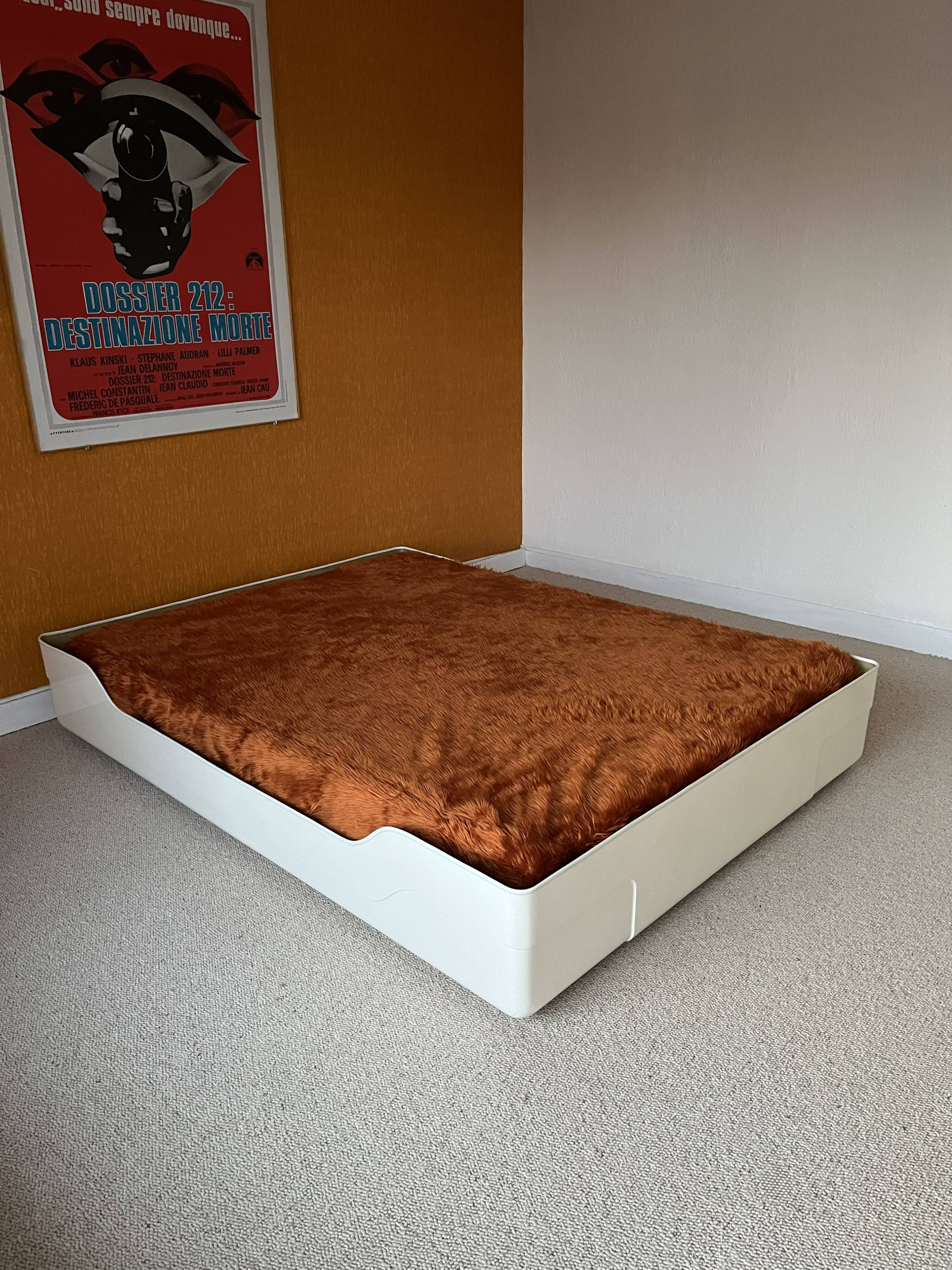 Double bed Series Ozoo, designed by Marc Berthier, white fibreglass, 70s.