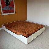 Double bed Series Ozoo, designed by Marc Berthier, white fibreglass, 70s.