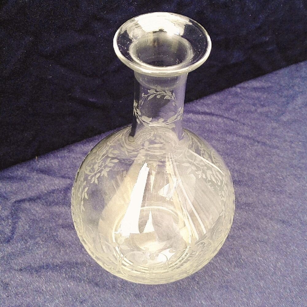Chiseled glass decanter decoration foliage 50's vintage