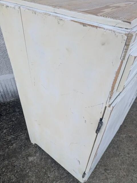 Buffet vintage white