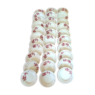 Set of 20 flat plates and 11 hollow plates saint Amandinoise