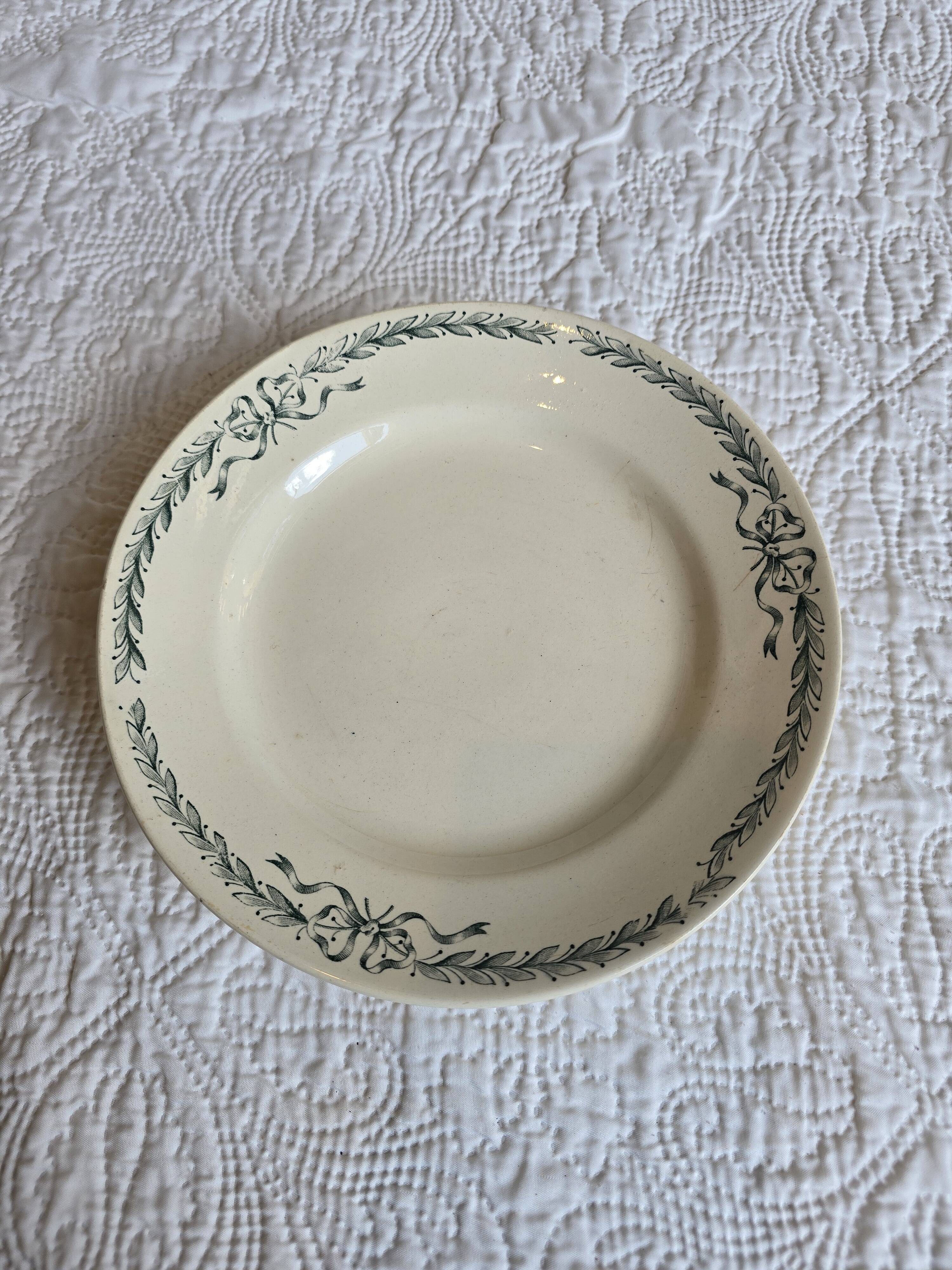 Antique oval dish Longchamp model Bulle – earthenware with green garland decoration