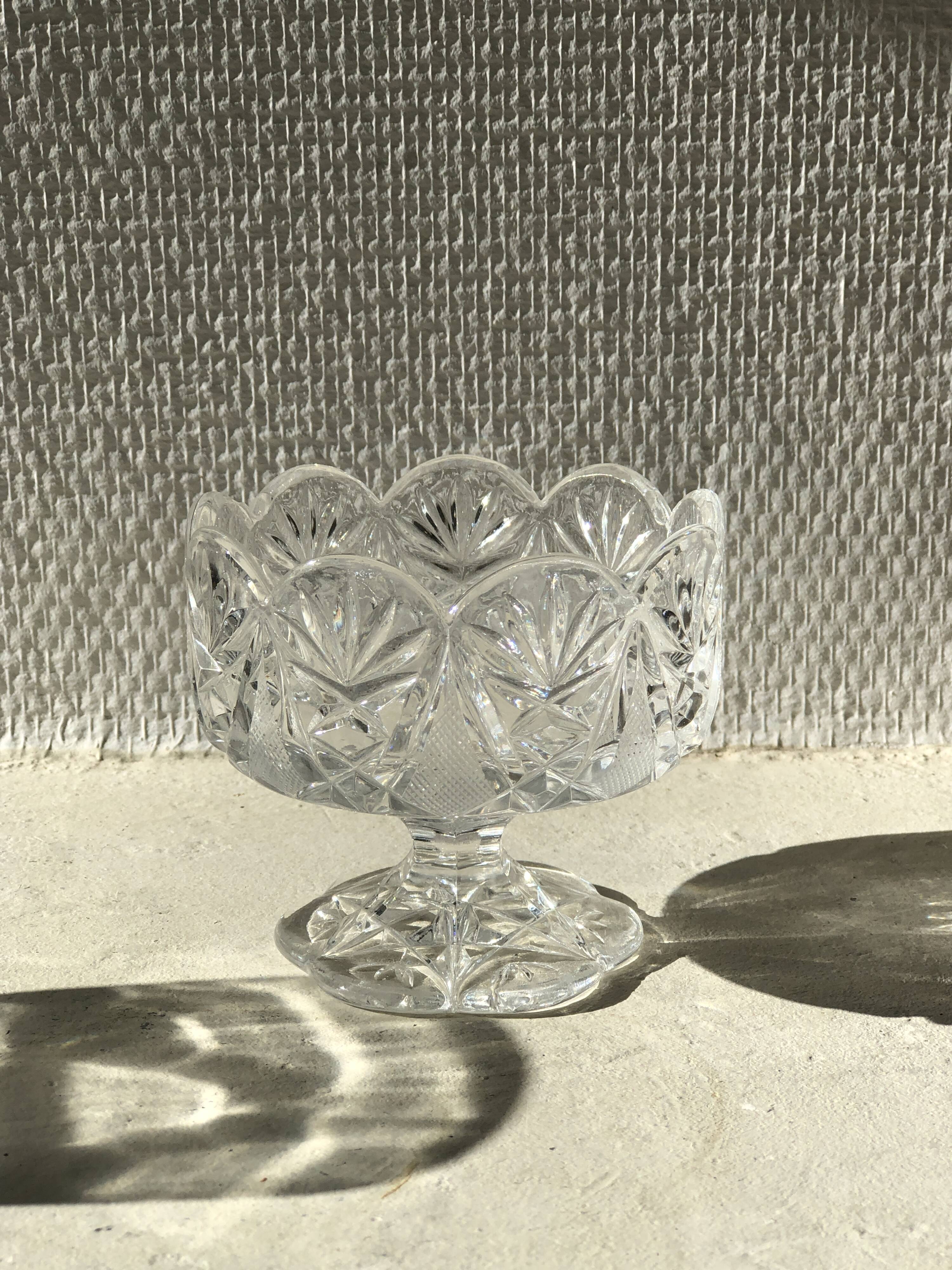 Set of 4 vintage cups