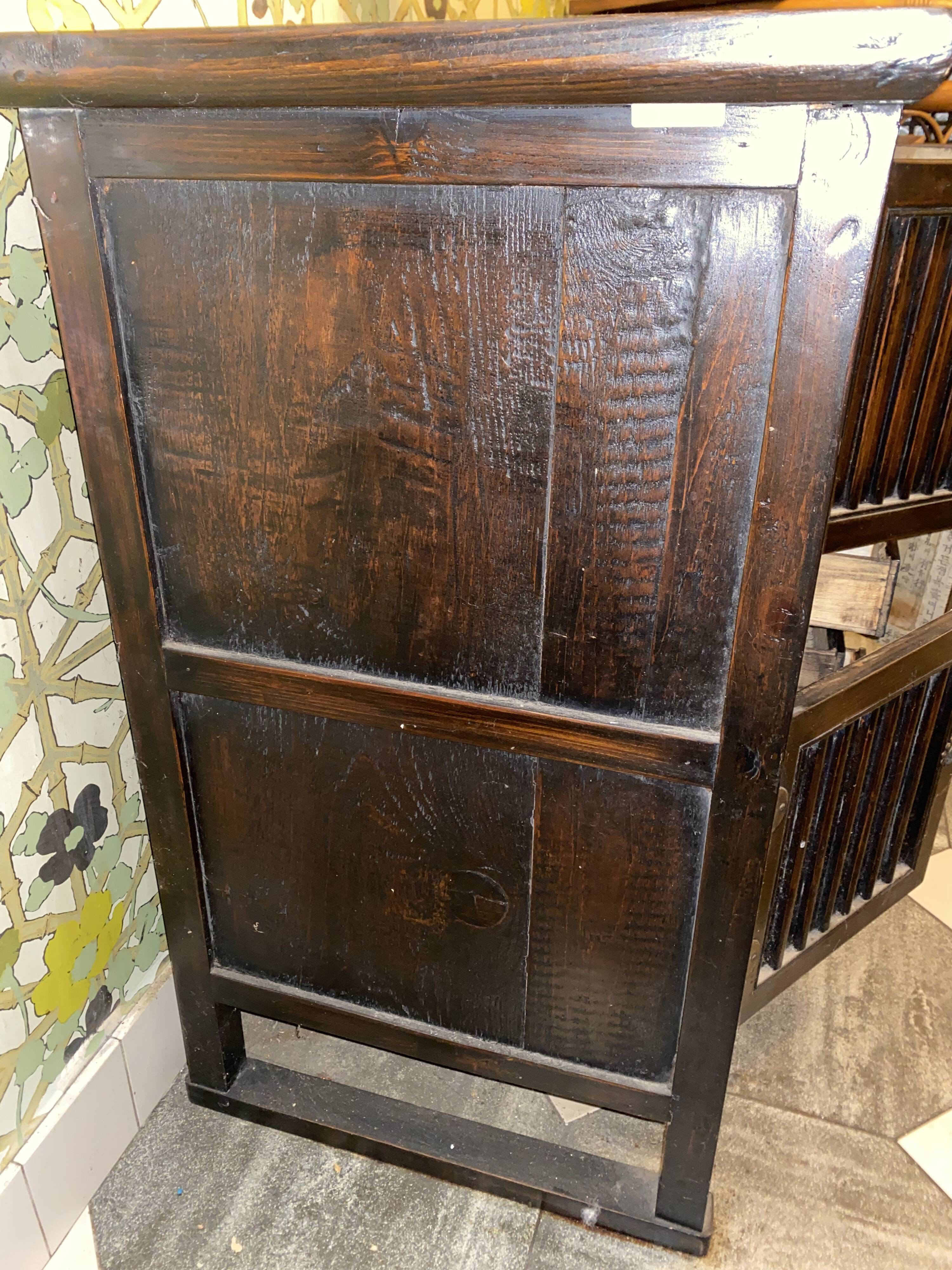 Meuble de rangement bas coréen