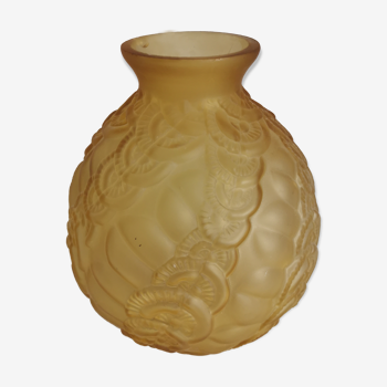 Vase boule en verre dépoli