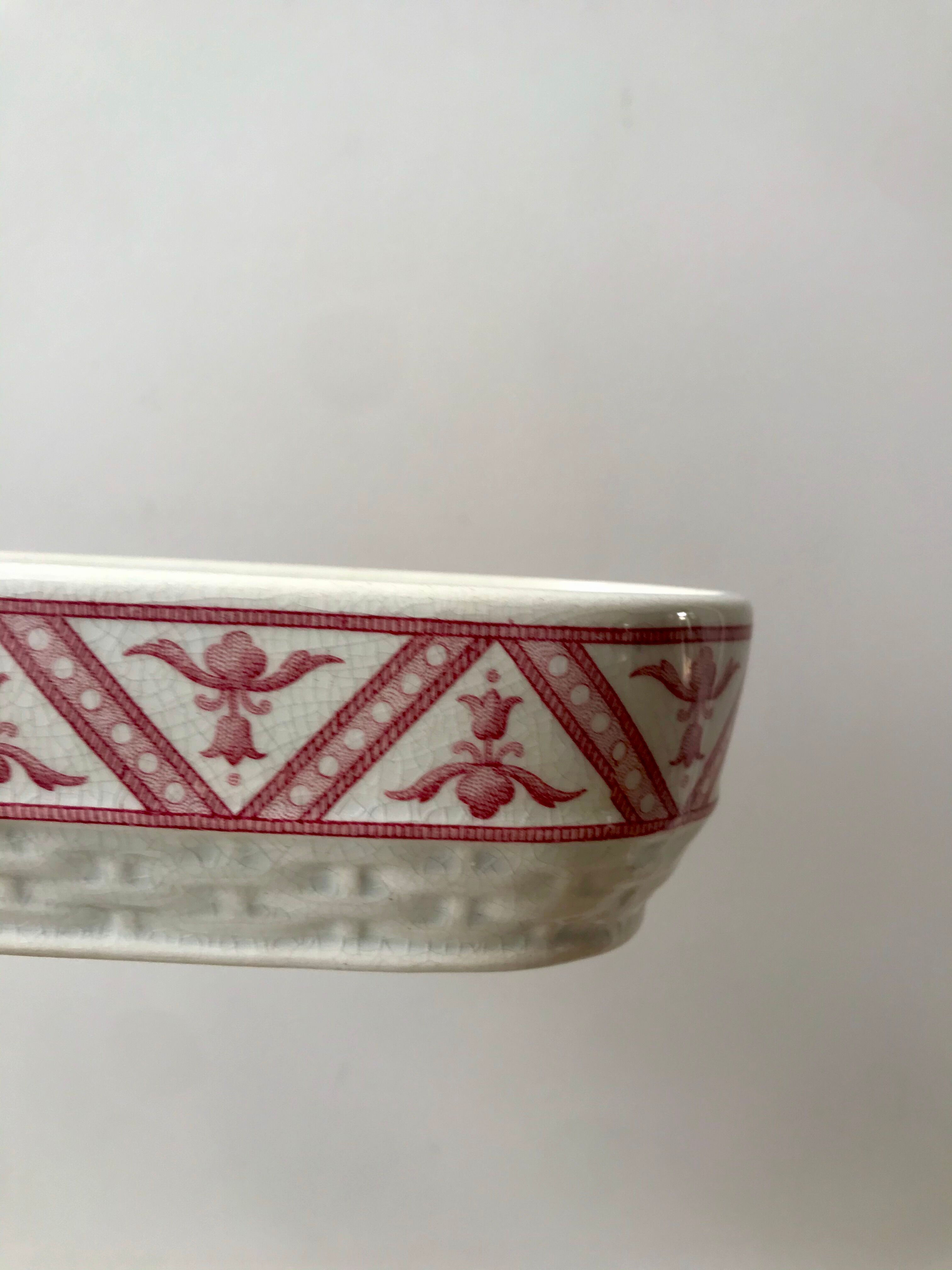 Soap dish / toilets Terre de Fer Sarreguemines oriental model early twentieth century