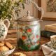 Seau à biscuits décor fraises signé JEM