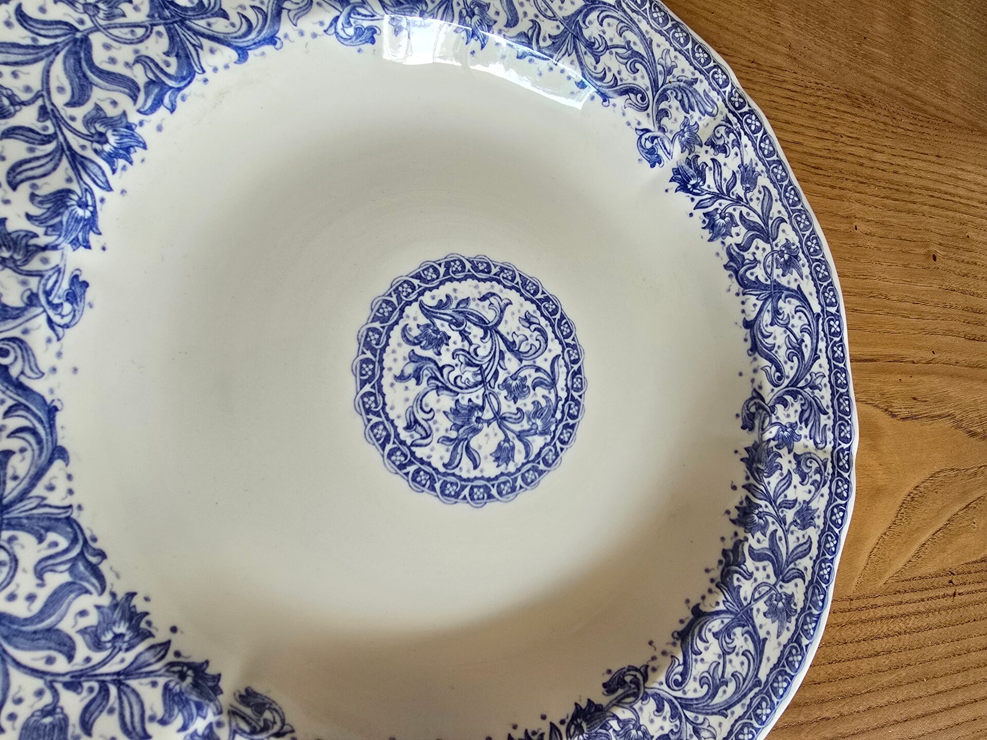 Gien service plates with blue patterns in perfect condition.