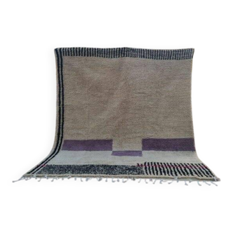 Traditional handmade Berber rug in wool.