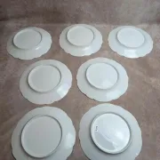 Set of 7 vintage flat plates in porcelain – Polychrome floral decoration