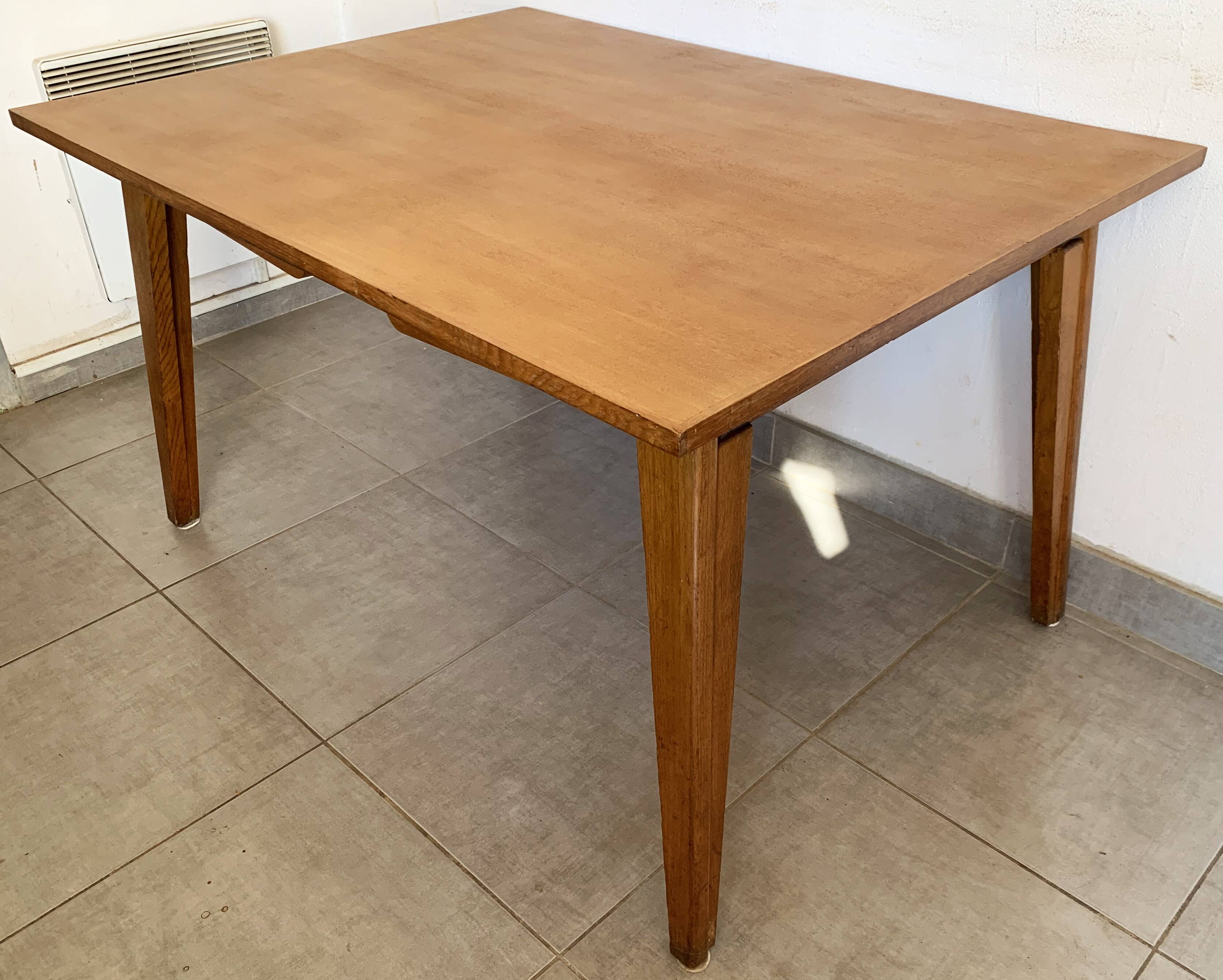 Table de repas vintage années 60 en chêne clair