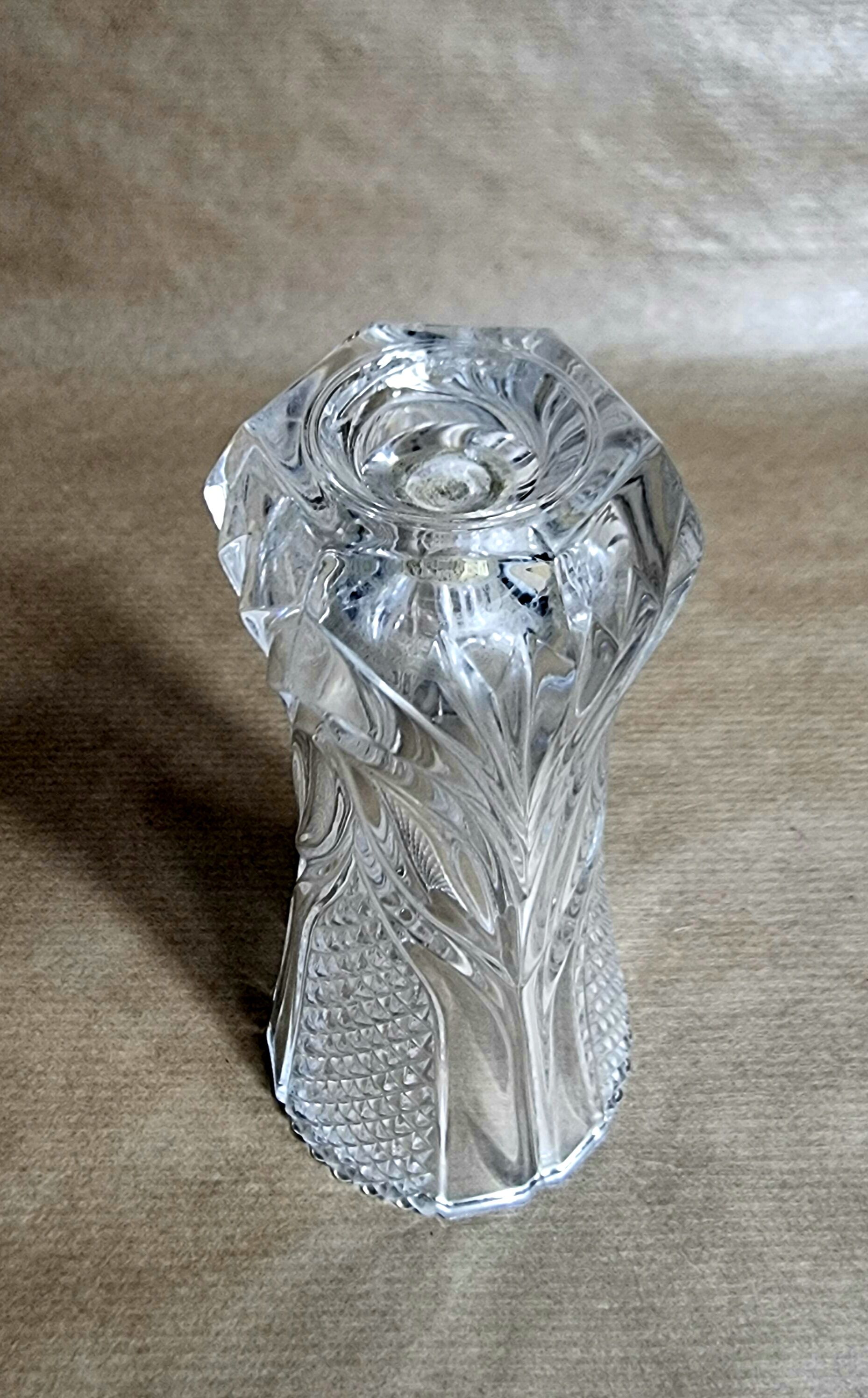 Vase en cristal taillé