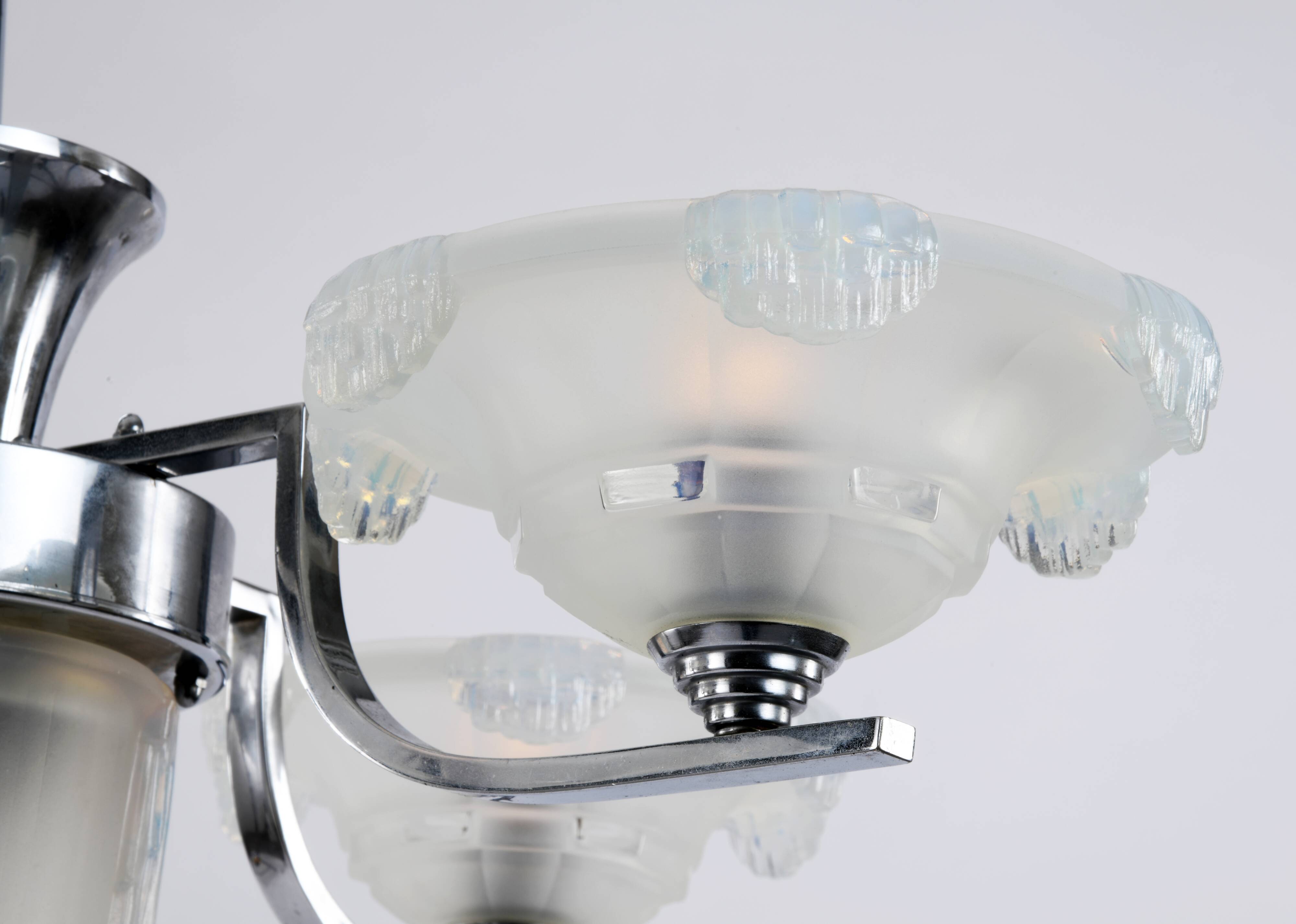 Lustre art déco en chrome et verre opalescent
