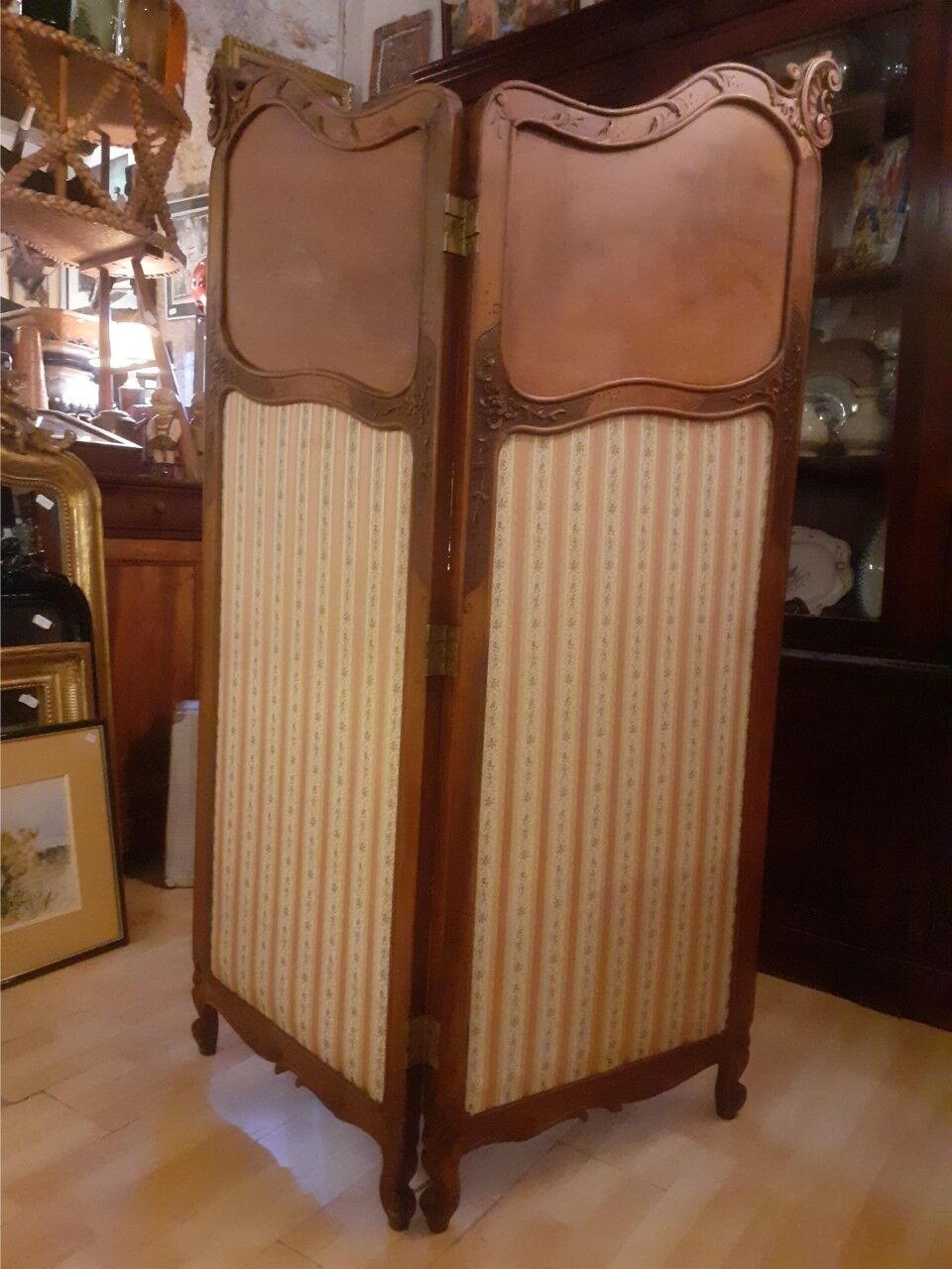 Shop screen, old store cabin, fitting of women's clothing early XX eme ..