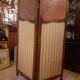 Paravent de boutique, ancienne cabine de magasin, essayage de vêtement pour femme début XX eme..