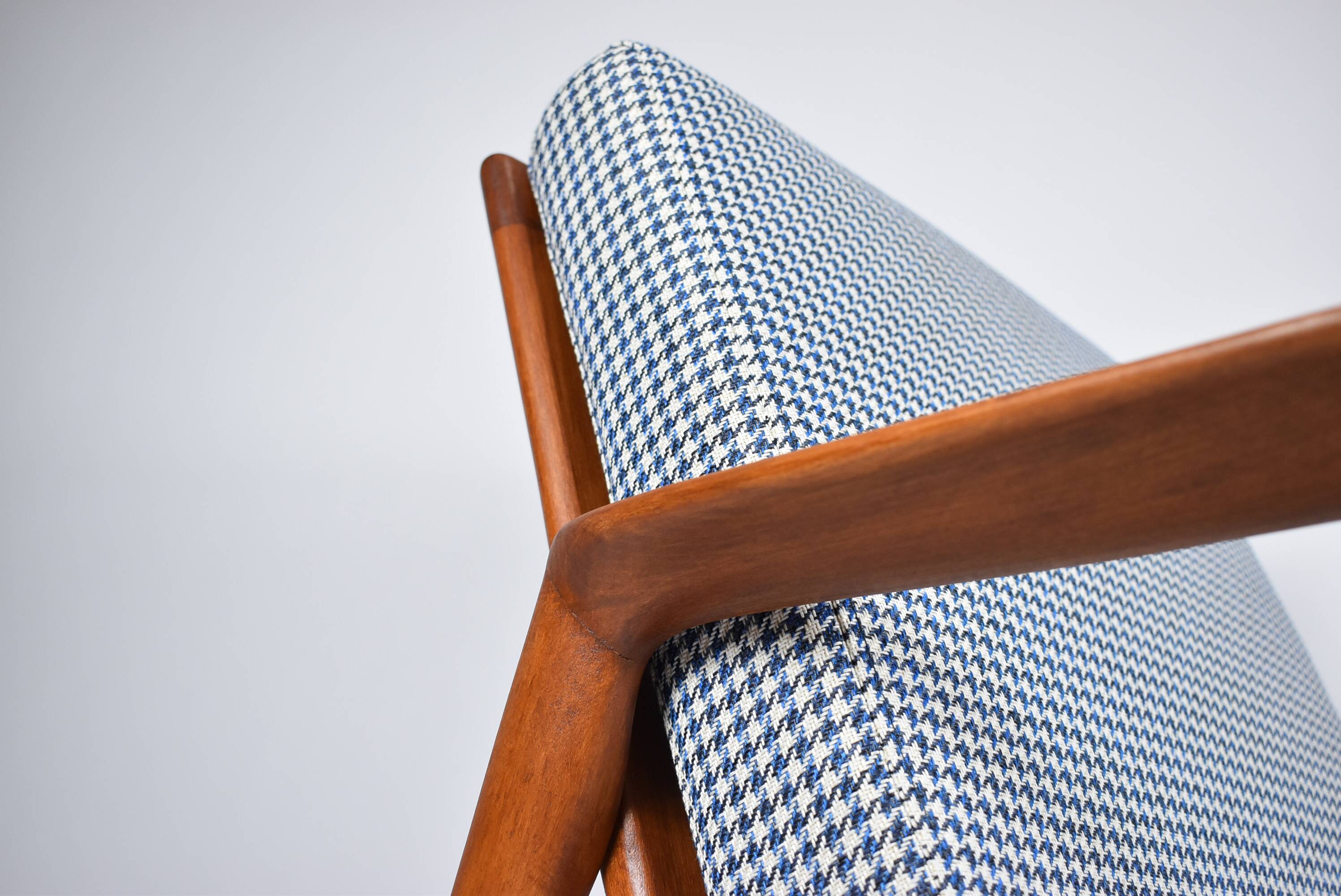 Fauteuil scandinave original Stefan, entièrement restauré, icône des années 1960, pied de poule