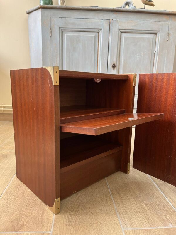 Tables de chevet style bateau