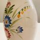 Vase à motif floral en faïence de Lunéville