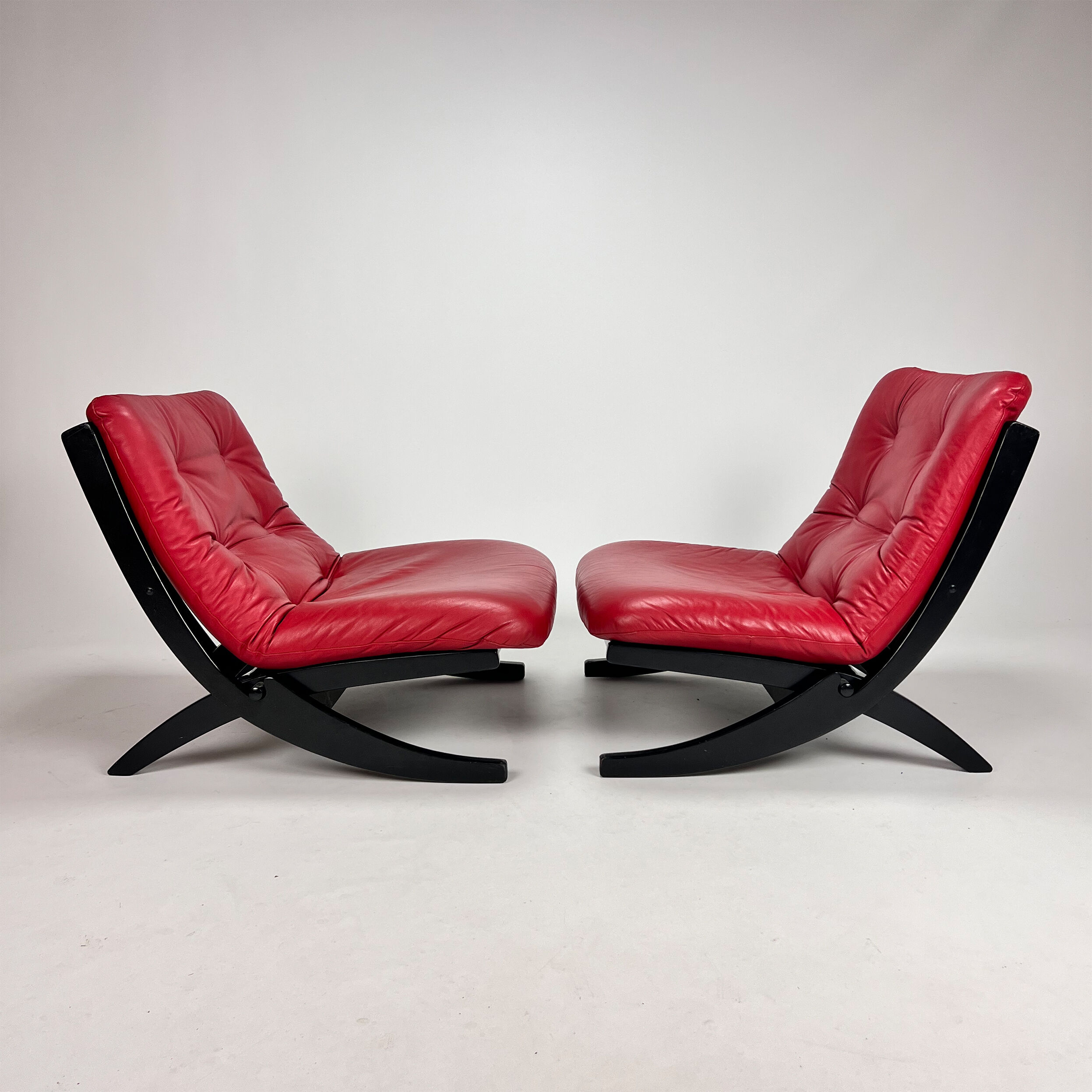 Set of 2 Vintage Black and Red Scissor Chairs, 1970s