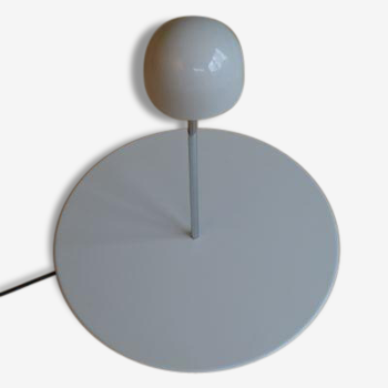 White lacquered metal base, axis steel topped by a cupola Artemide white porcelain