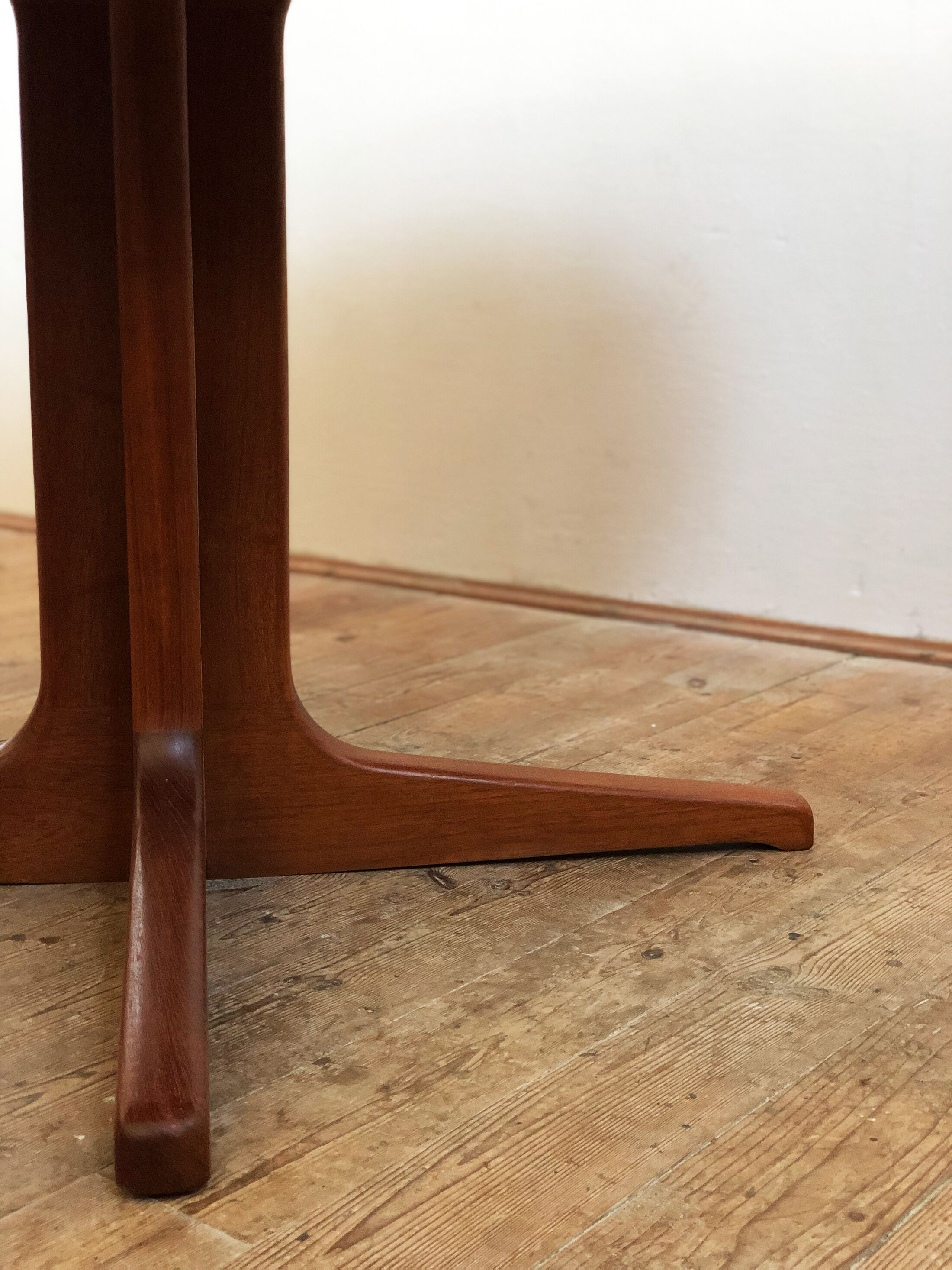 Danish mid-century modern extendable teak dining table, 1960s