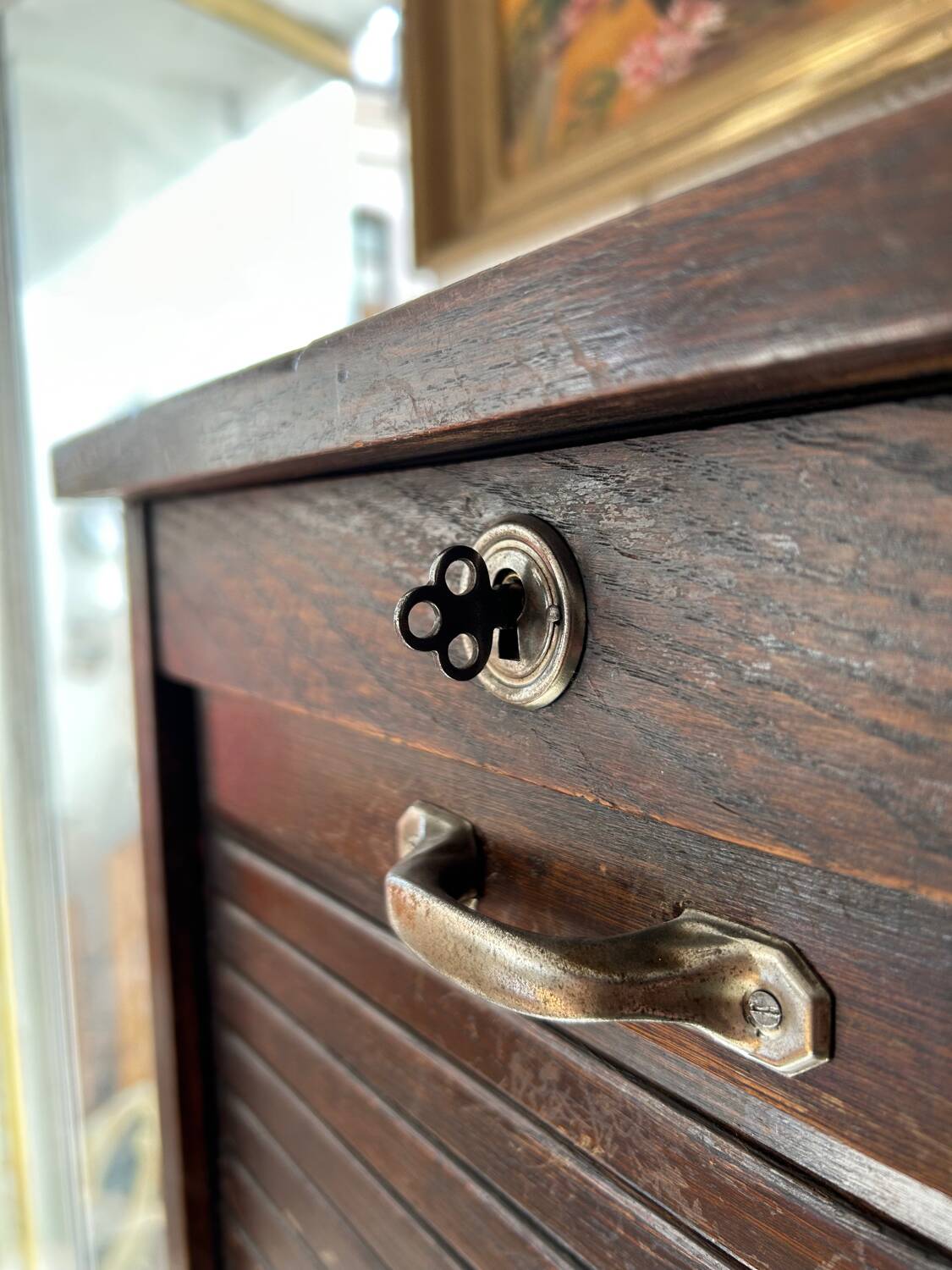 Roll-top filing cabinet