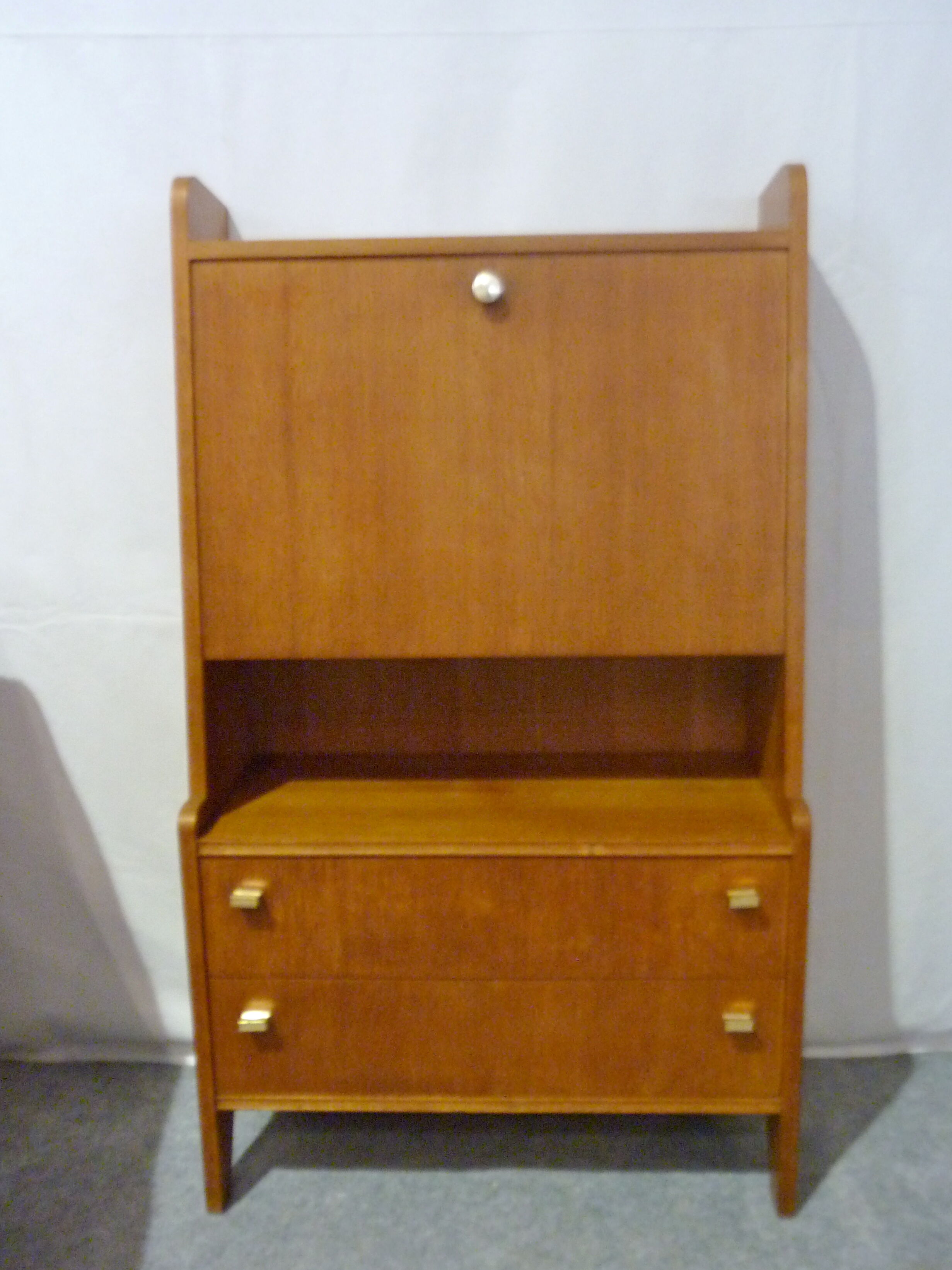 Secretary in light wood of the 1960s