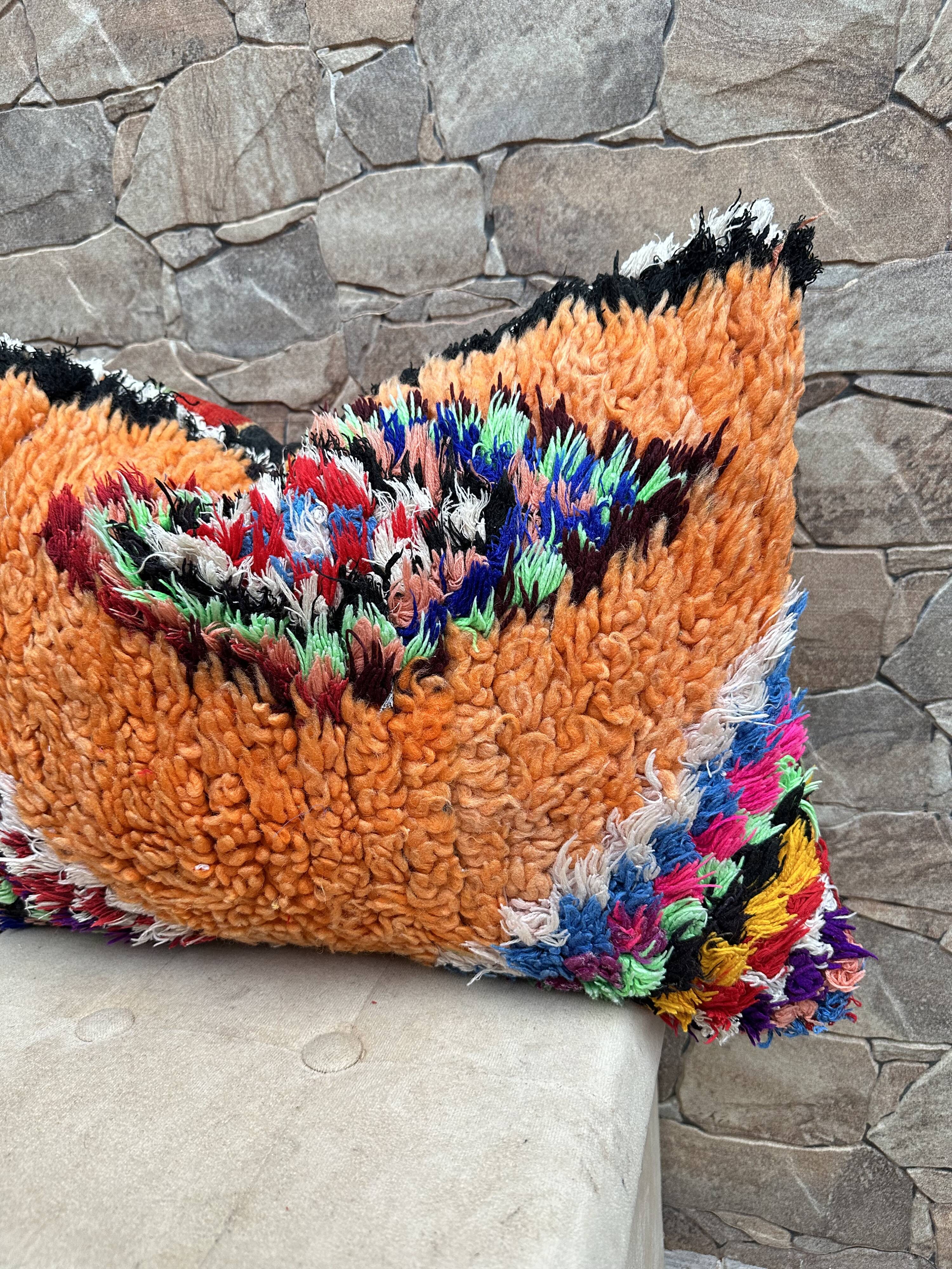 Vintage Berber Kilim cushion cover: Moroccan wool cushion