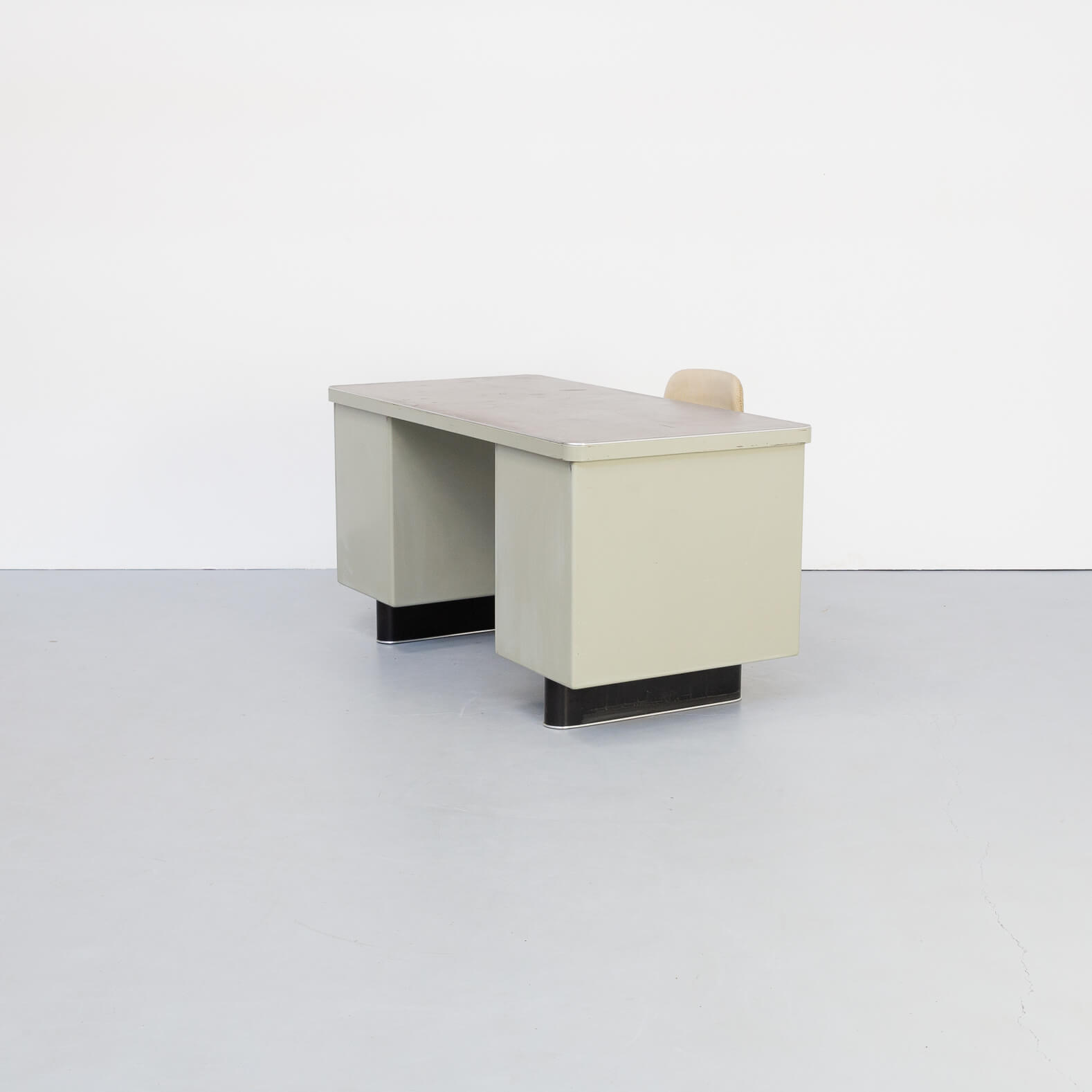 50s metal writing desk with chair for Lips