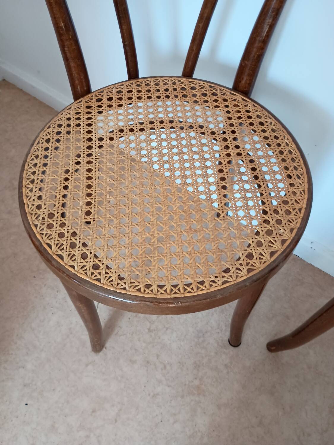 Chaises de bistrot cannées