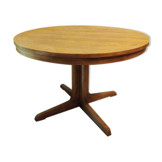 Scandinavian table