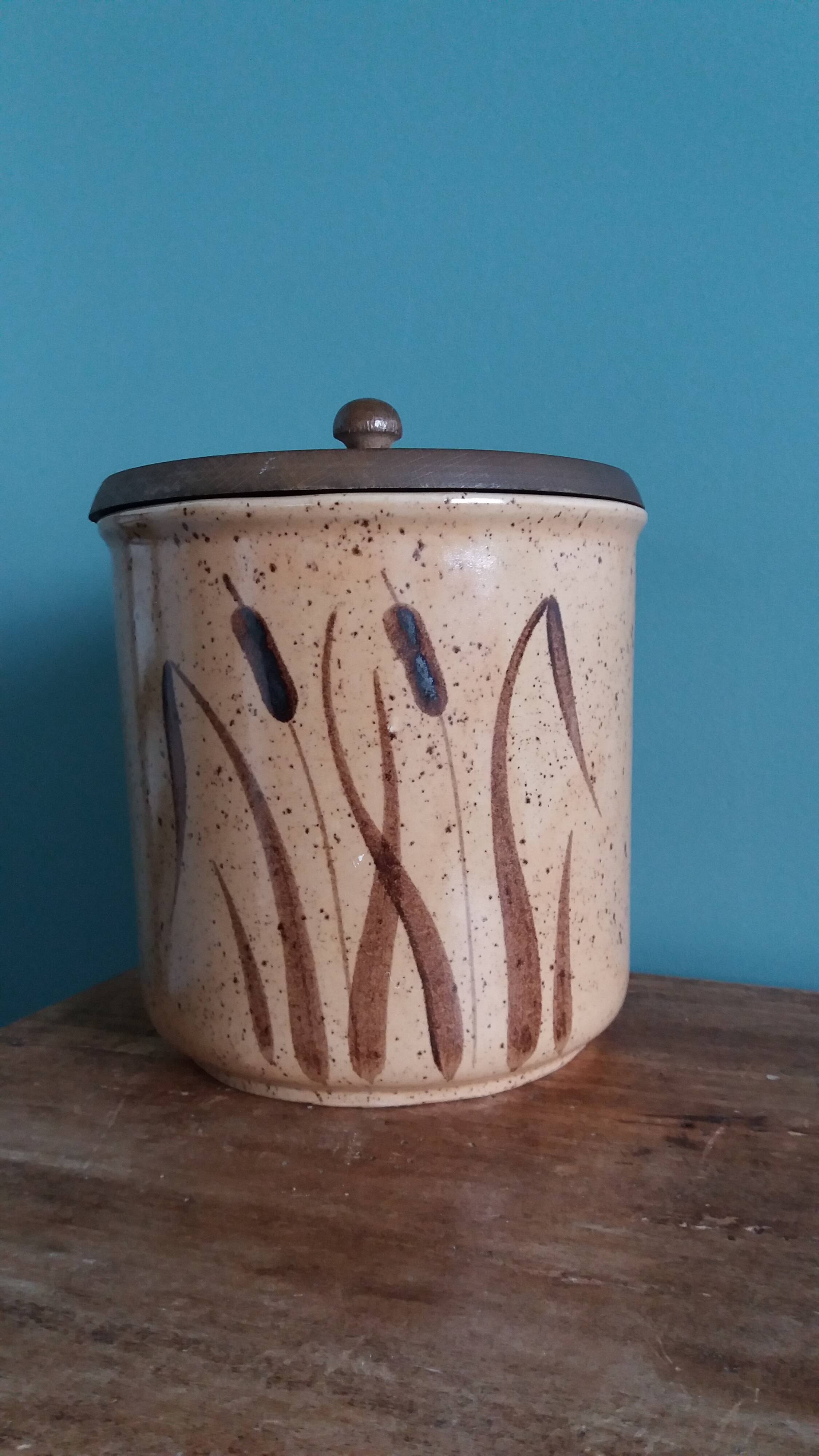 Ceramic and wood covered pot/tabletop bin