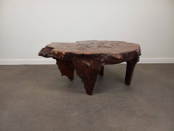 Table basse brutaliste en loupe d'orme