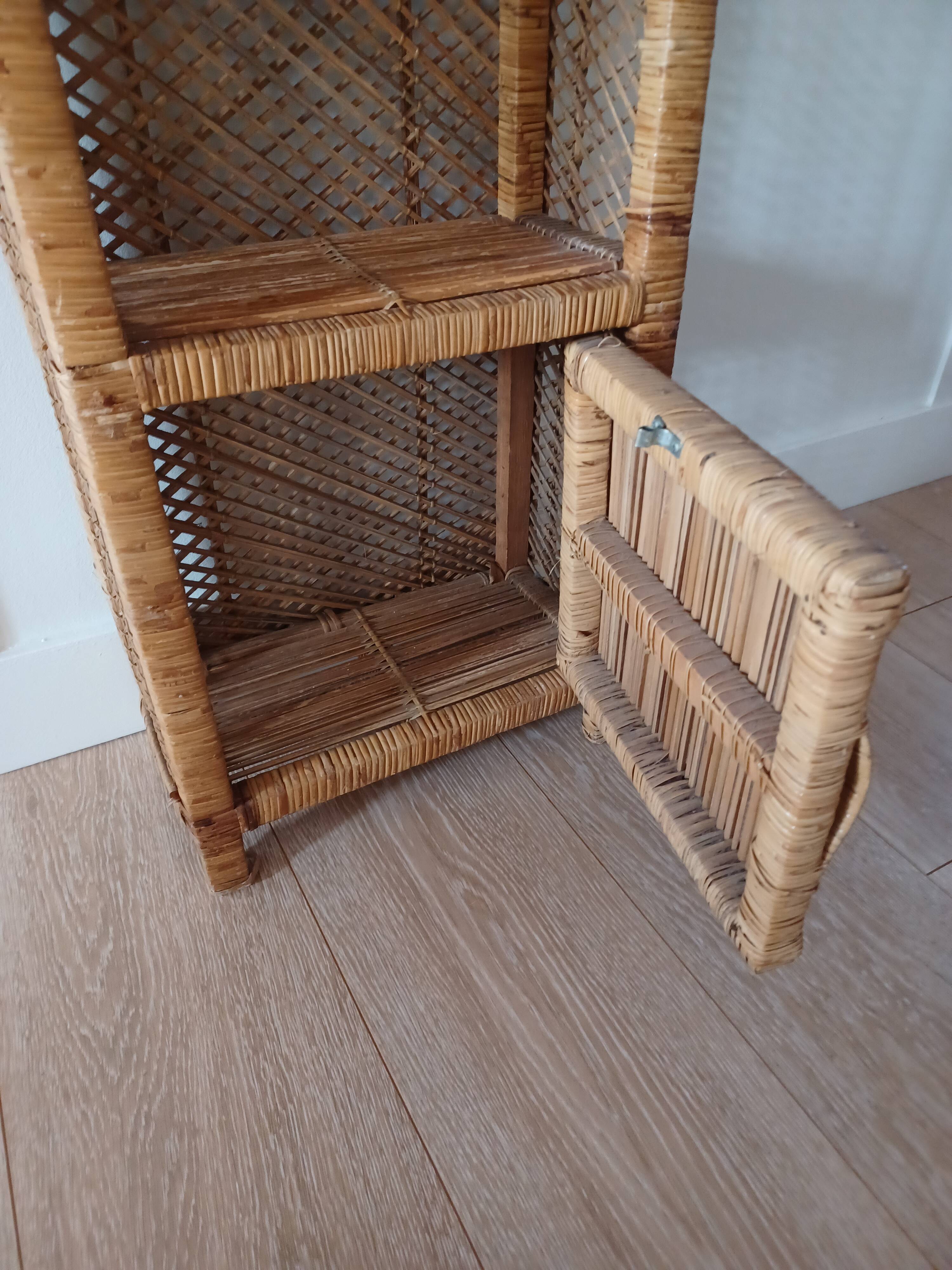 Rattan shelf vintage peacock style