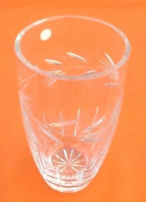 Vase grand modèle classique et intemporel cristal de bohême années 1970