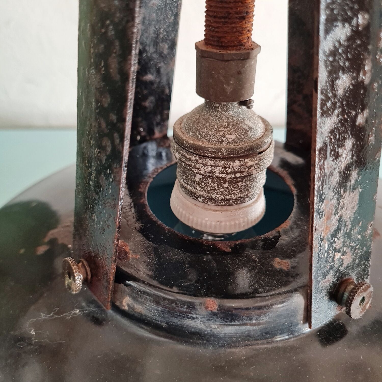 Antique workshop suspension in black metal