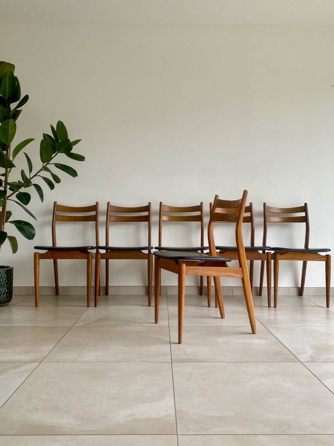 Set of 6 vintage Scandinavian chairs