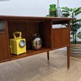 Raised Scandinavian desk from the 60s
