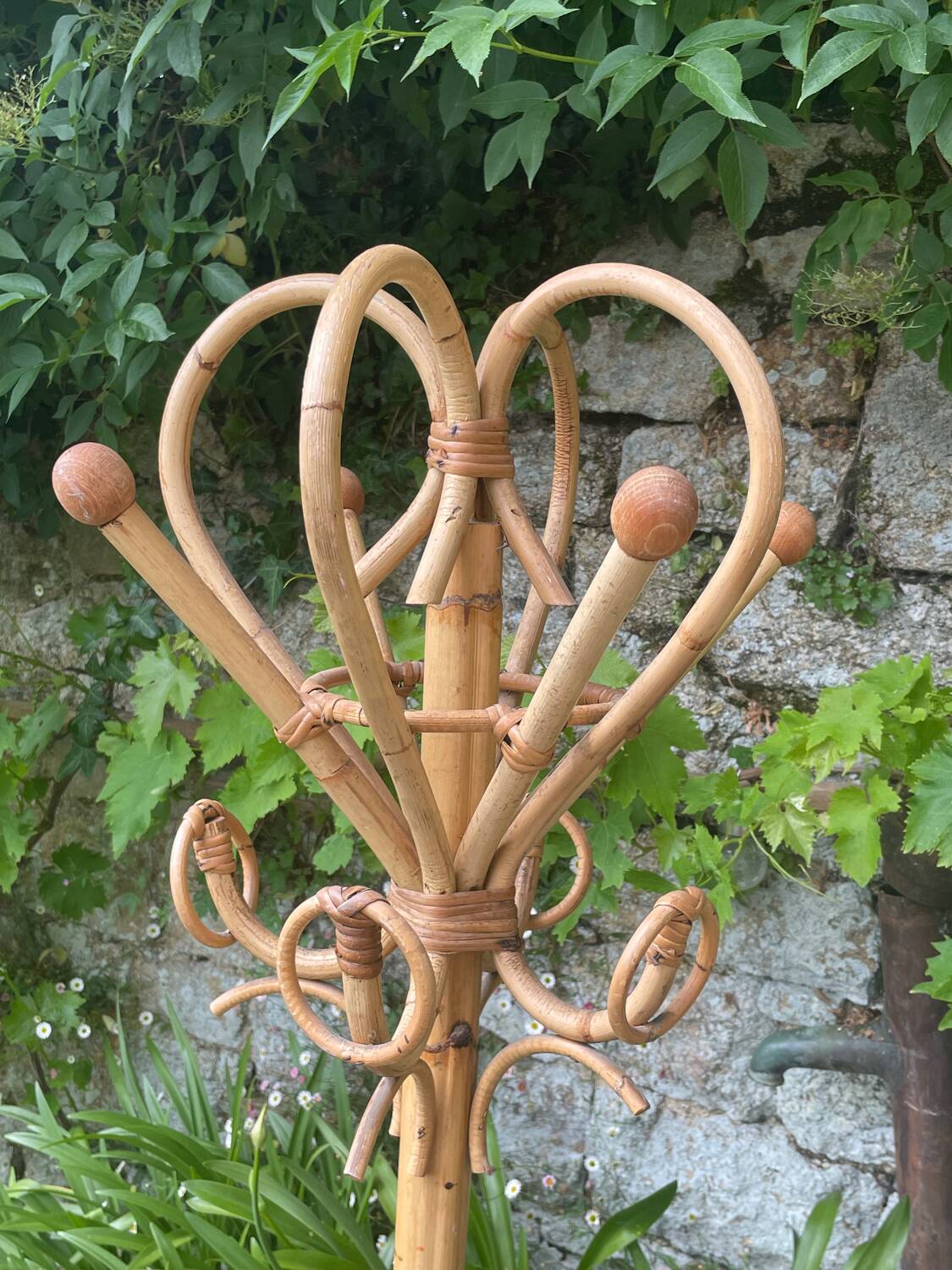 Rattan parrot coat rack 70'