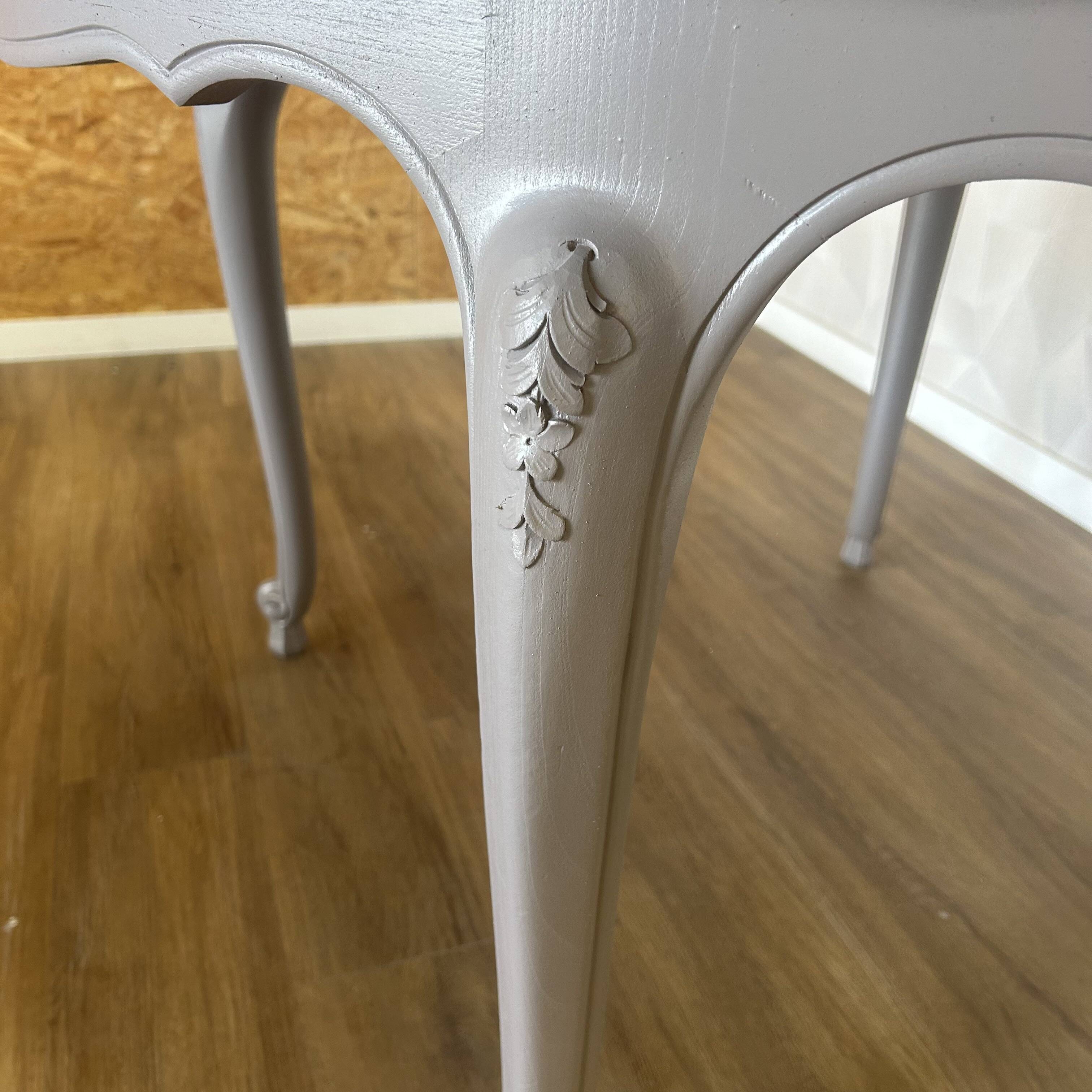 Round regency table revamped taupe extension