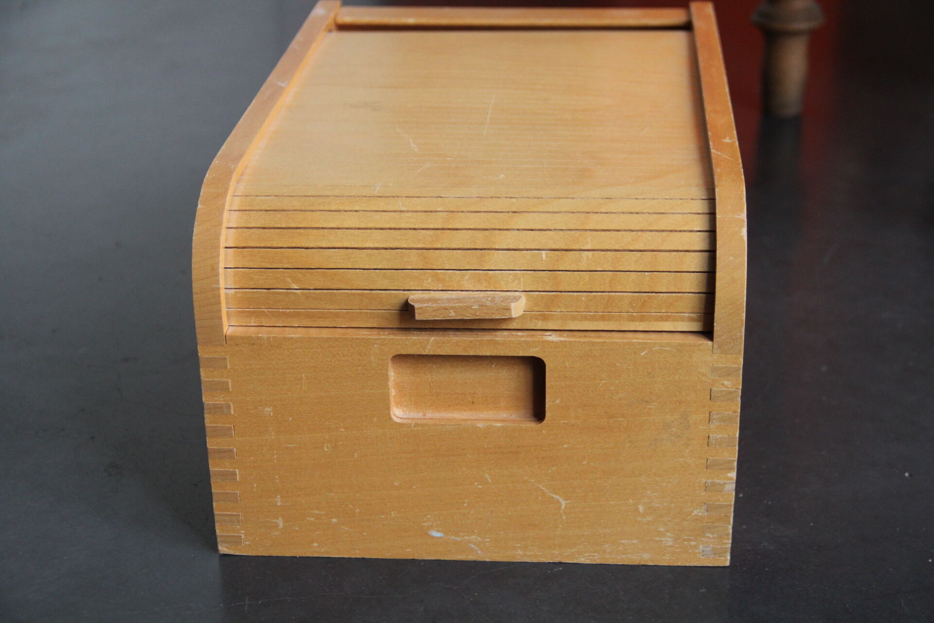 Plug box with drop-down pane 36 x 24 cm