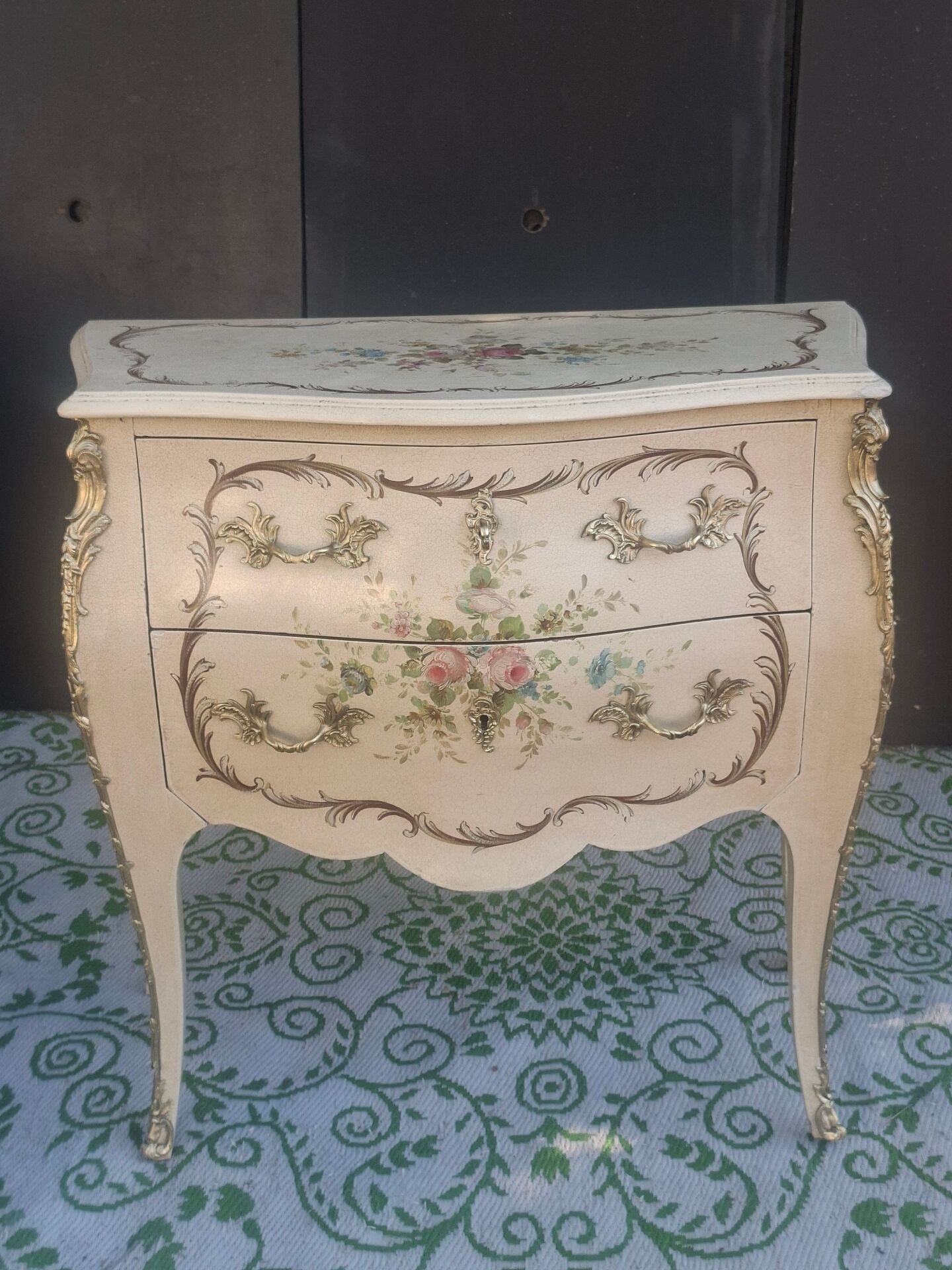 Venetian commode