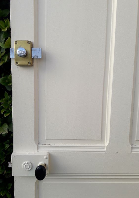 Communication door 82,2x217,8cm old molded