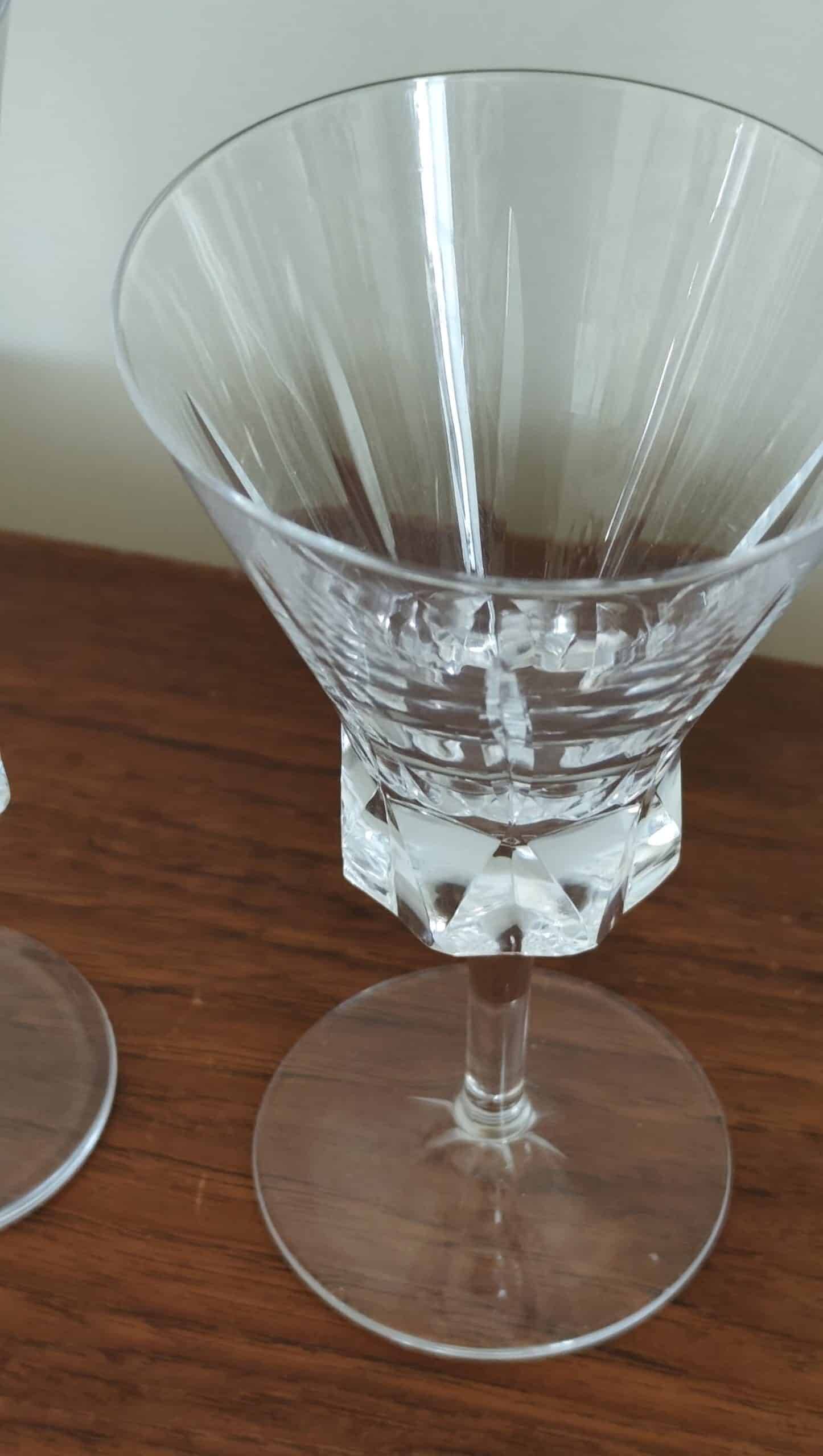 Service of 12 pieces, white and red wine, Bayel crystal.